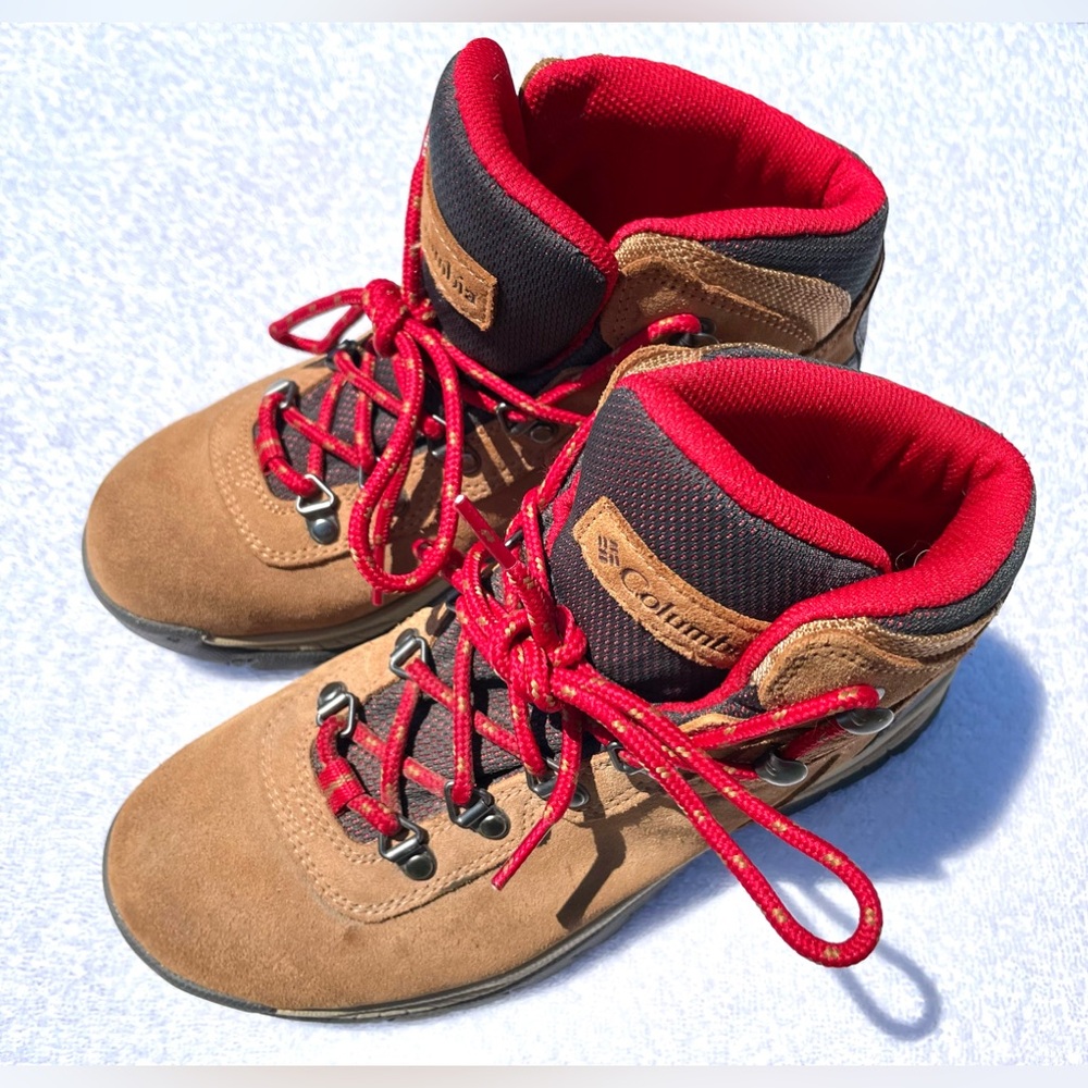 Columbia Women’s Newton Ridge Plus Waterproof Hiking Boots